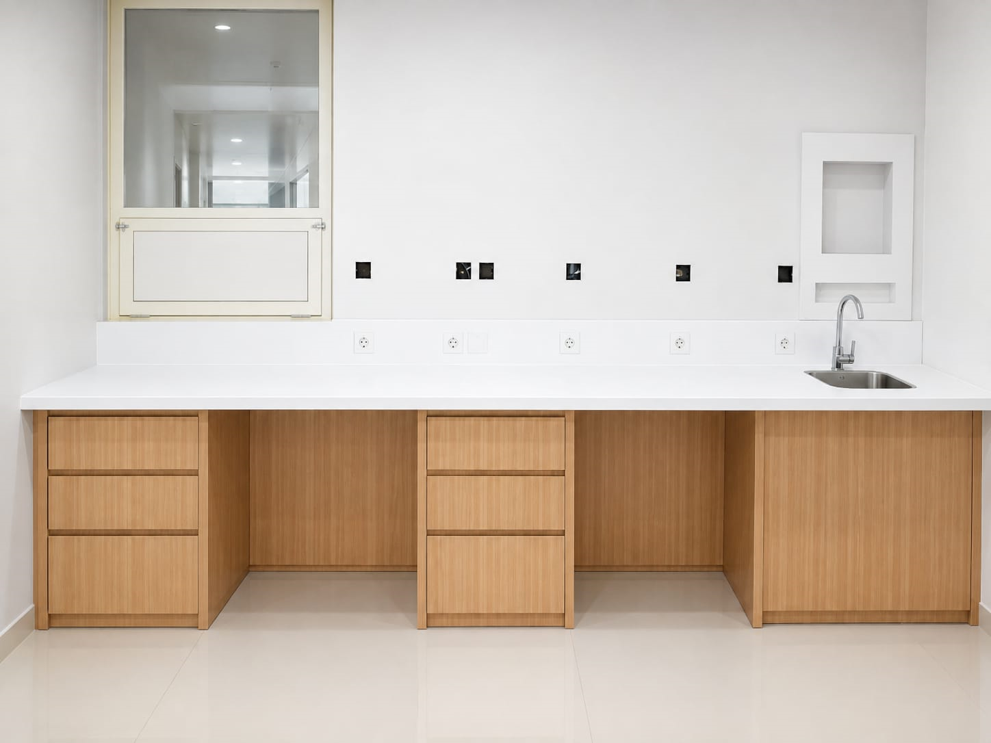 Chemical Resistant Laboratory Bench